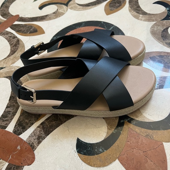 LOFT Shoes - Black Strap Woven Sandals